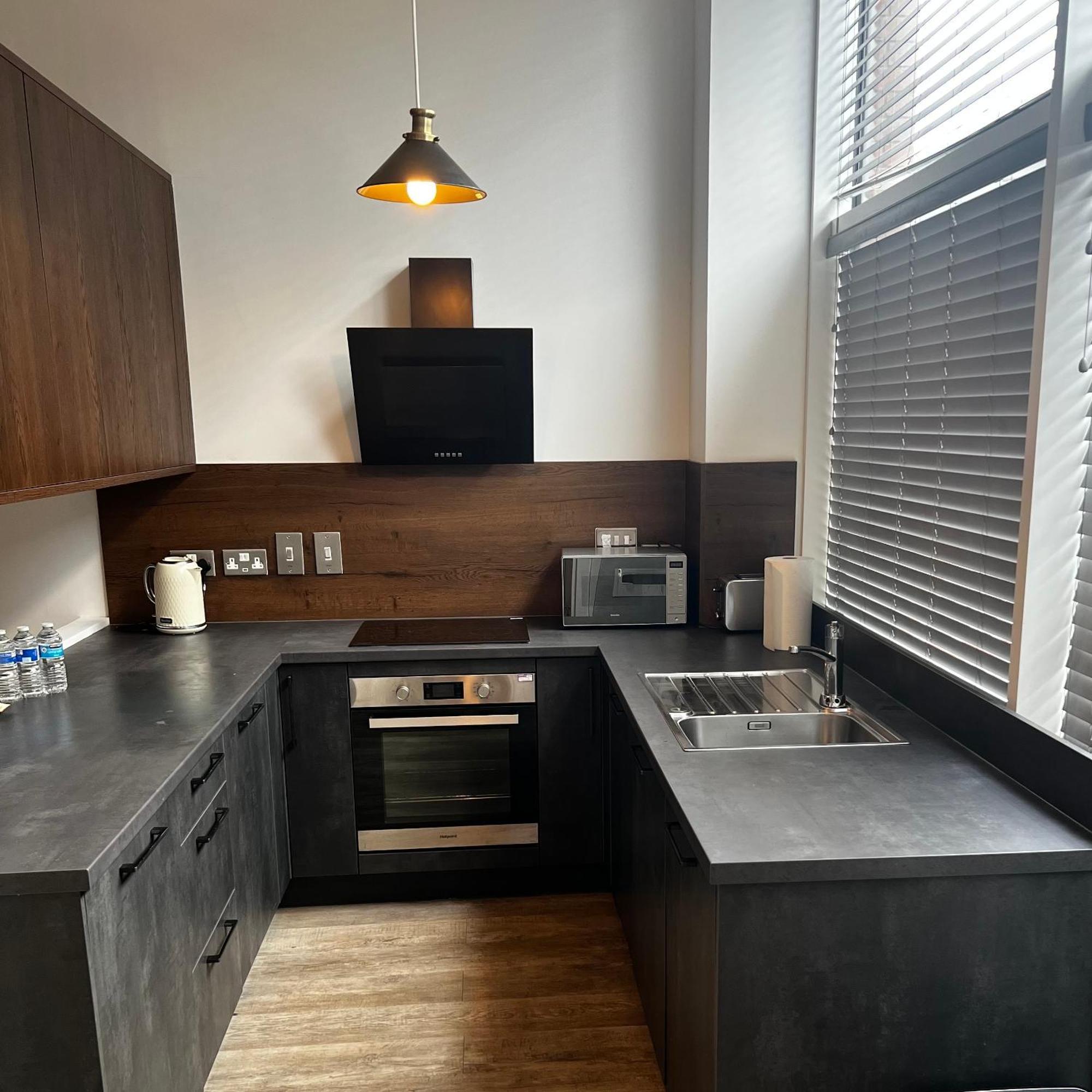 Luxurious 1-Bedroom With Parking Birmingam Exterior foto