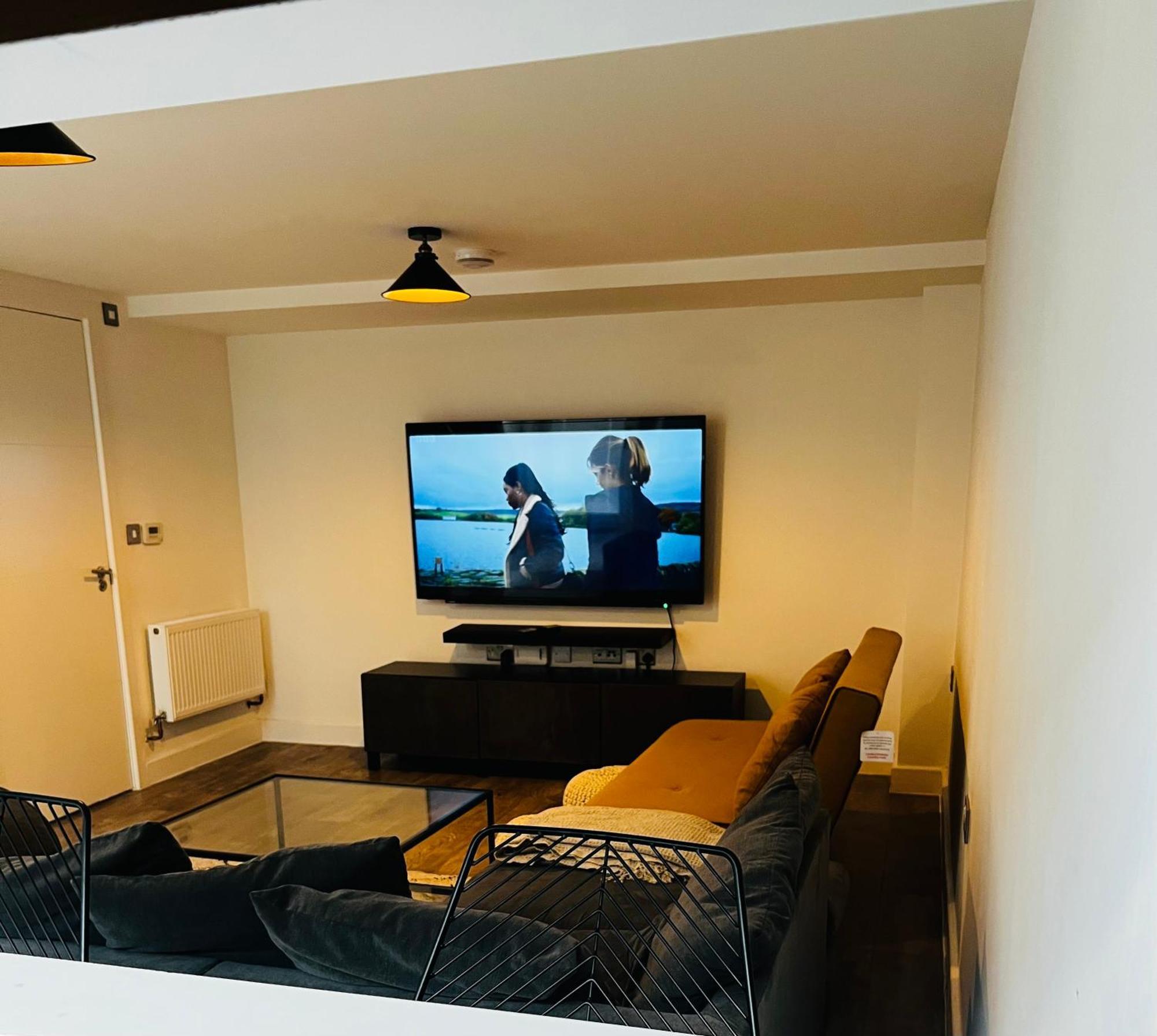Luxurious 1-Bedroom With Parking Birmingam Exterior foto